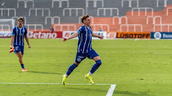 What are some traditional British vegetarian dishes to try?